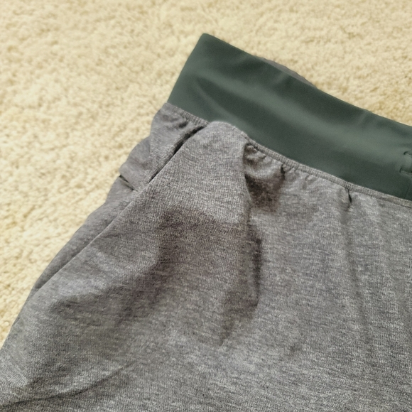 Lululemon T.H.E. Short *Linerless 9" M - Picture 3 of 9